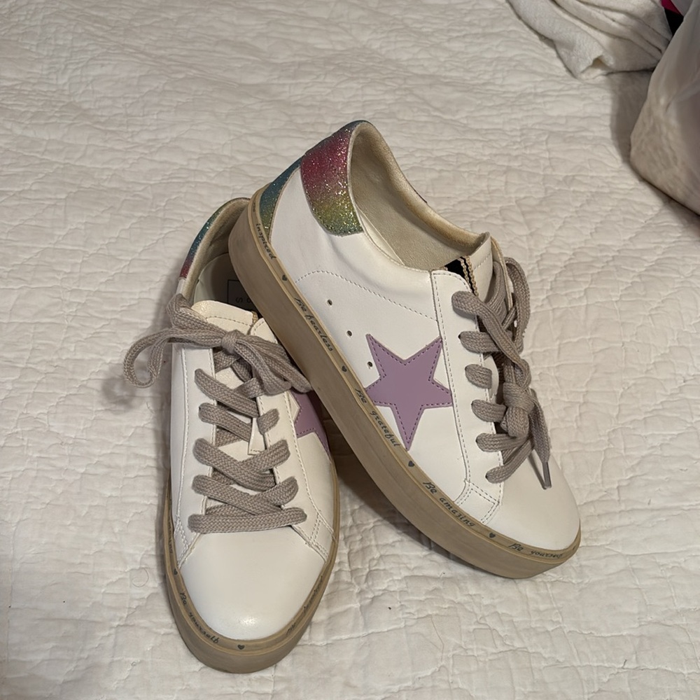 Shu Shop Reba White Sneakers with Purple Star Accent